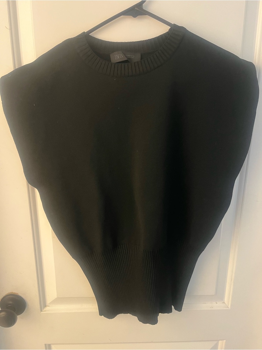 Zara Black Crewneck Sweater Vest